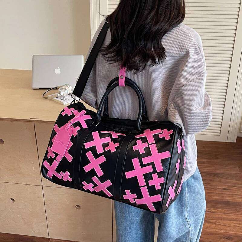 Super Cool PU Large Capacity Zipper Personality Travel High Quality Sense Of Luxury Shoulder Bags For Women 2025 New