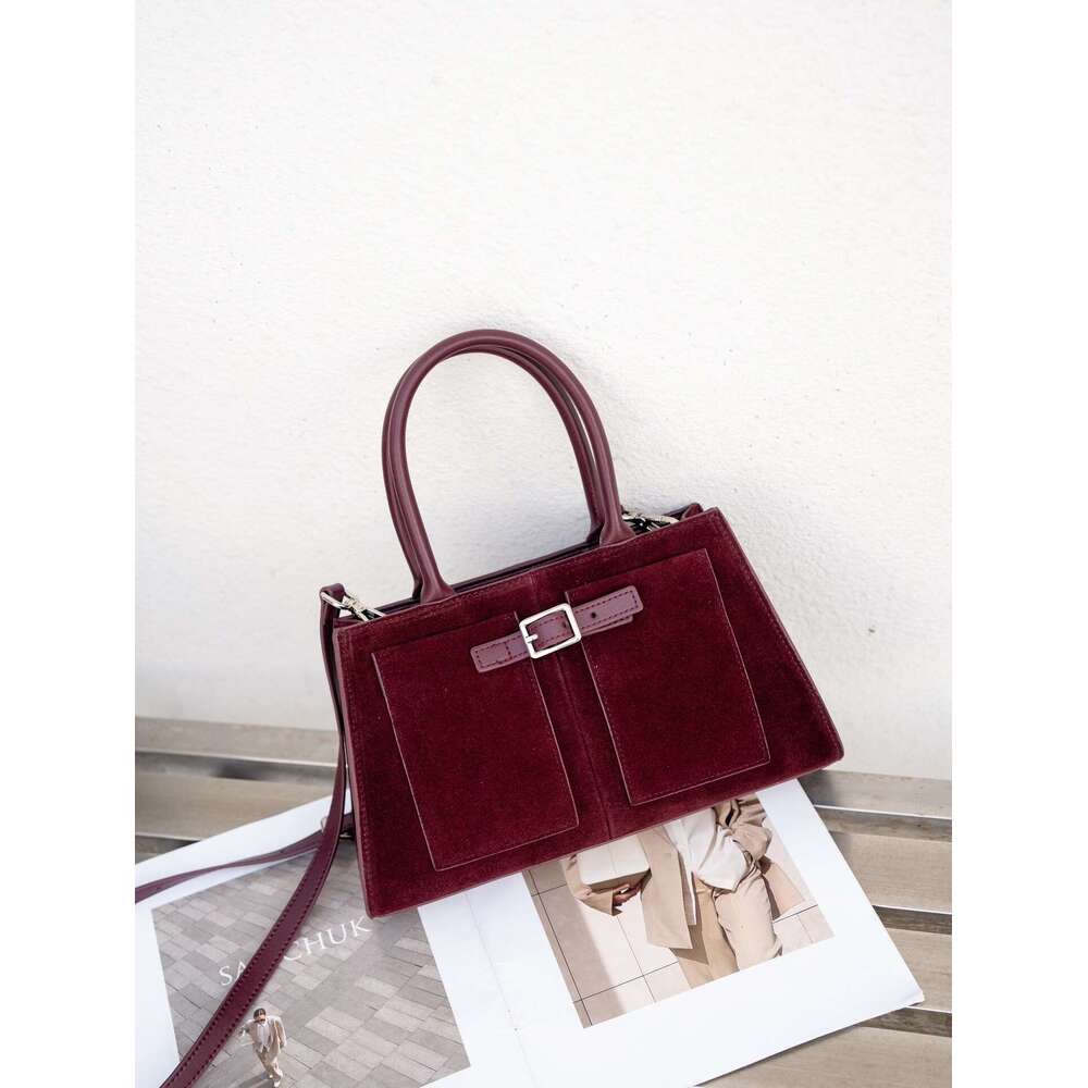 Luxury shoulder bag, handbag Hobo hot item, 2025 early autumn new item, high-end feel, Maillard handbag, simple and versatile commuting crossbody bag 