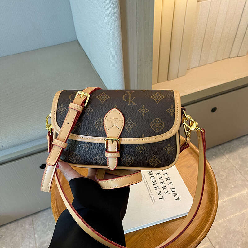 High-end Women's 2026 New Style Elegant Fashion Old Flower Small Square Versatile Shoulder Crossbody Bag