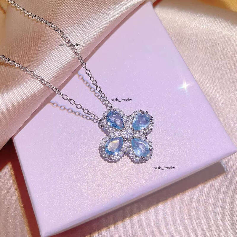 VVS Moissanite Exquisite KISS0137 Beautiful Creative Four-Leaf Clover Shaped Women's Jewelry Set