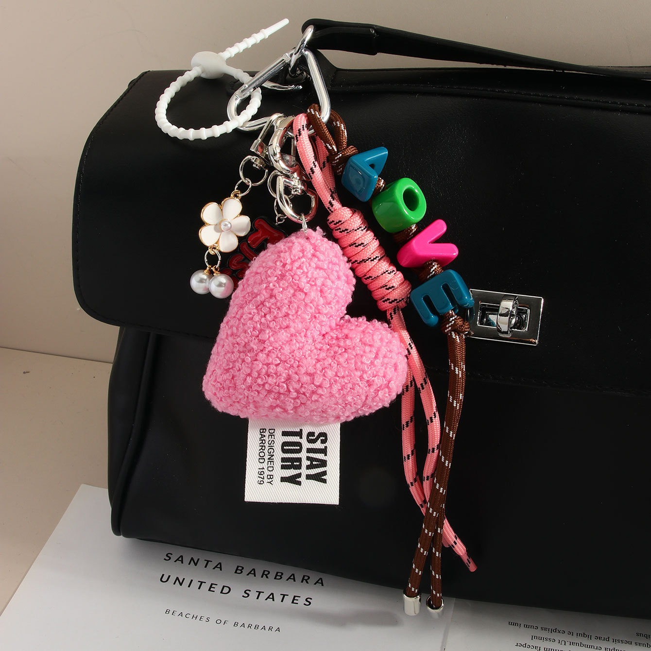 New winter bag charm Love Pompom Bag Charm Leather Rocking Horse bunny rabbit Keychain with Leather Bow Bell Braided DIY Tassel Cute Plush Bag Accesso