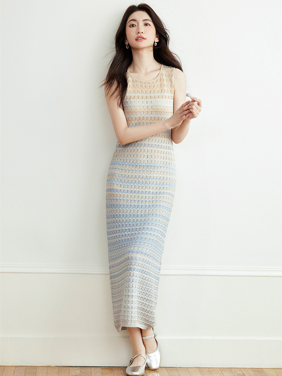 Women's Summer Knitted Dress With Gradient Color Design Featuring A Brand-new French Stylea Delicate And Elegant Open-sleeved Bright Red Striped 