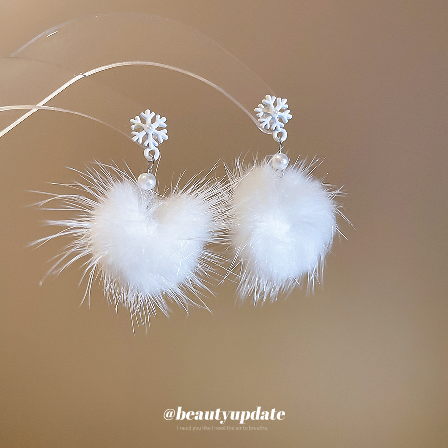 Silver needle snowflake wool ball pendant pearl earrings autumn and winter elegant temperament high-end earrings light luxury niche earrings women