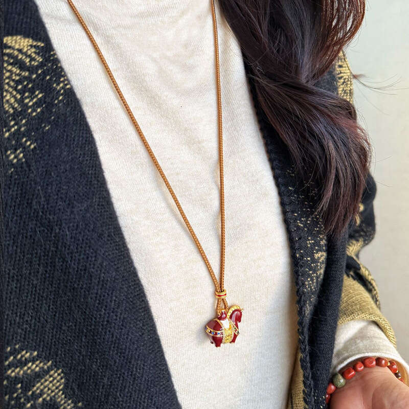 Oil Drop Enamel Pony Pendant Necklace for Women, Autumn and Winter Long Sweater Chain, Light Luxury High-end Feel, Zodiac Year of the Horse Accessorie