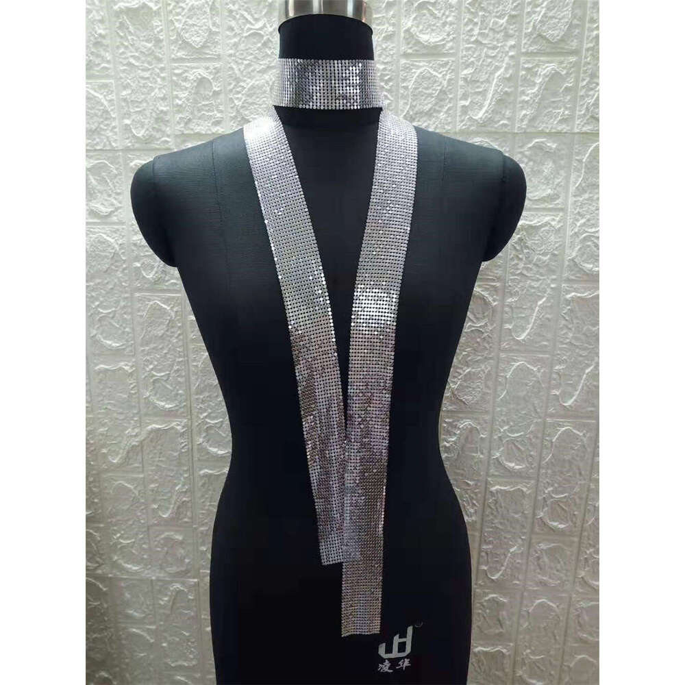 2026 Hot-Selling Fashion Nightclub Trendy Metal Sequin Necklace for Women Versatile Personality Neck Scarf Accessory