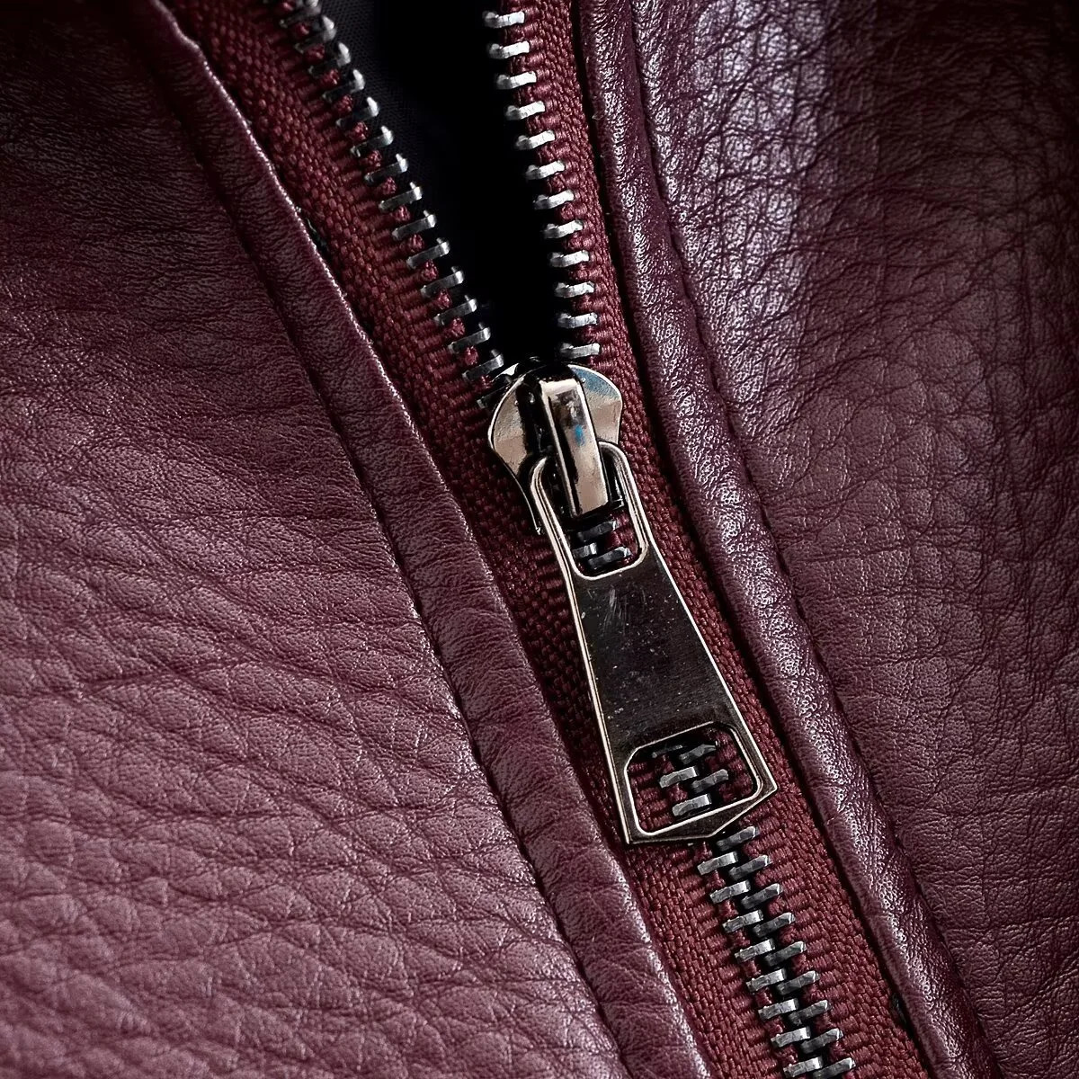 2025 Autumn Womens Casual Fashion Simple Versatile Retro PU Leather HighEnd Loose Motorcycle Style Jacket 251205