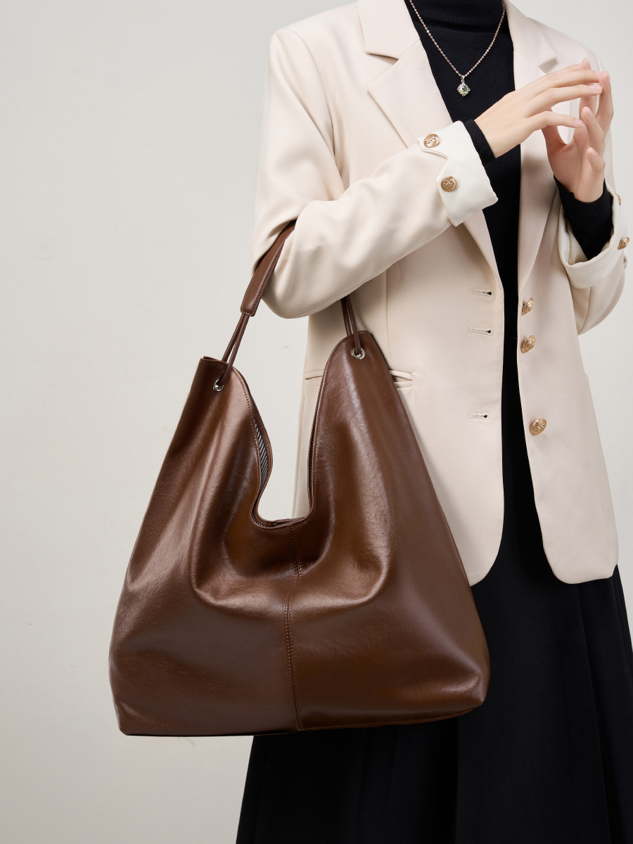 2026 New Style Vegetable-Tanned Cowhide Popular Large-Capacity Quality Tote Bag, Versatile Shoulder Bag for School, Underarm Commuter Bag, Laptop Bag