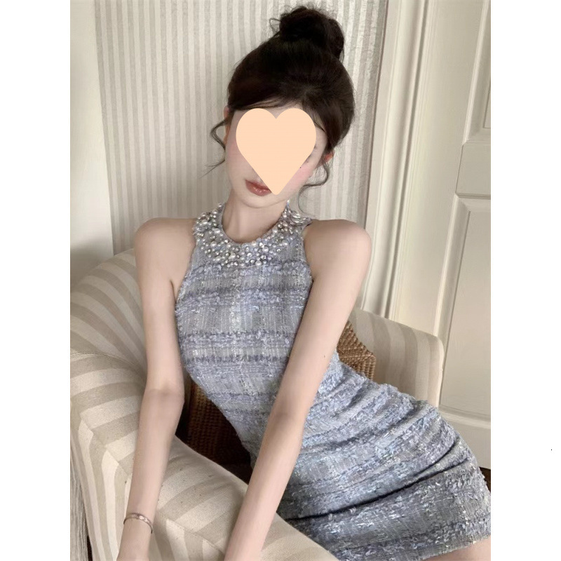 Urban Sexy Style Women's Dress - Solid-colored Checkered Scoop-neck Sleeveless Brooch-style Lightweight Hand-sewn Lettered Short Skirt