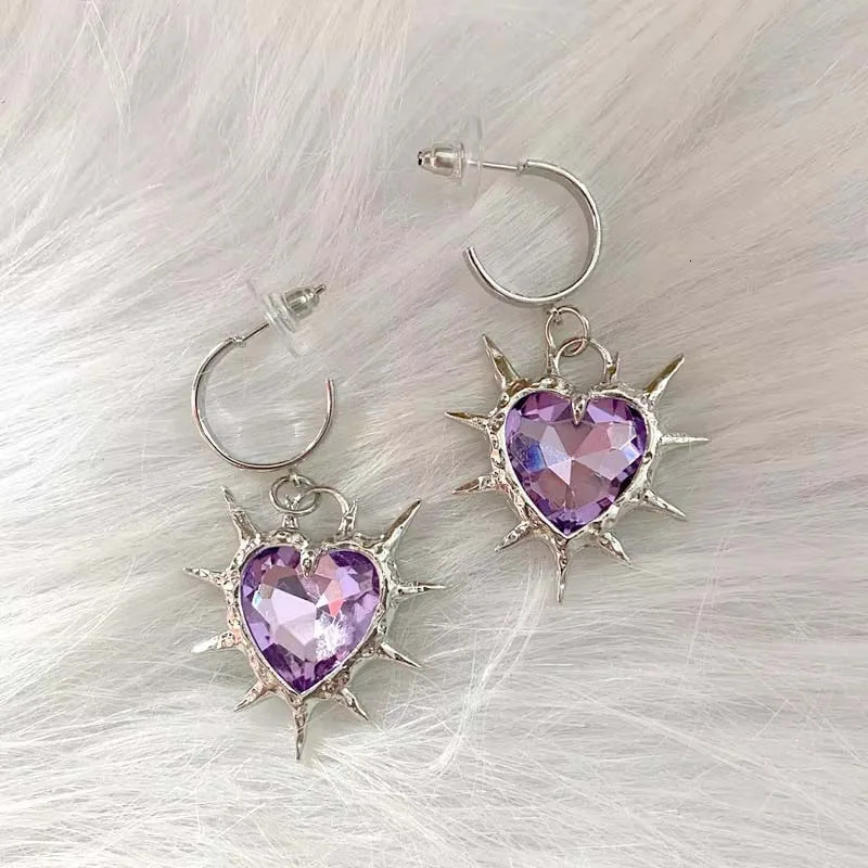Y2K Purple Crystal Thorns Love Heart Pendant Earrings for Women Men Punk Gothic Heart Shaped Ear Buckle Jewelry Party Accessorie 251230