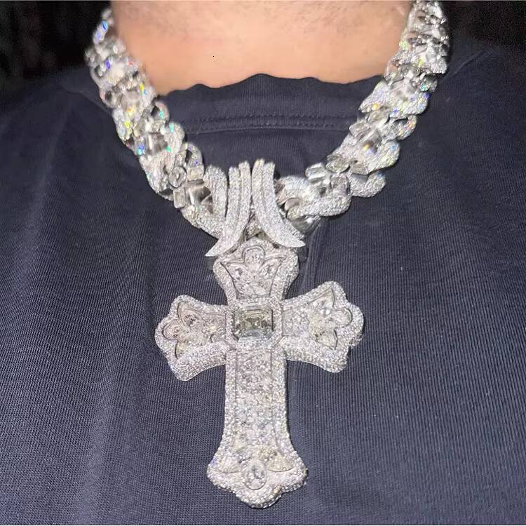 Hiphop Iced Out VVS Moissanite Custom Cross Pendant 925 Sterling Silver Chain Necklace for Mens Personalized Jewelry