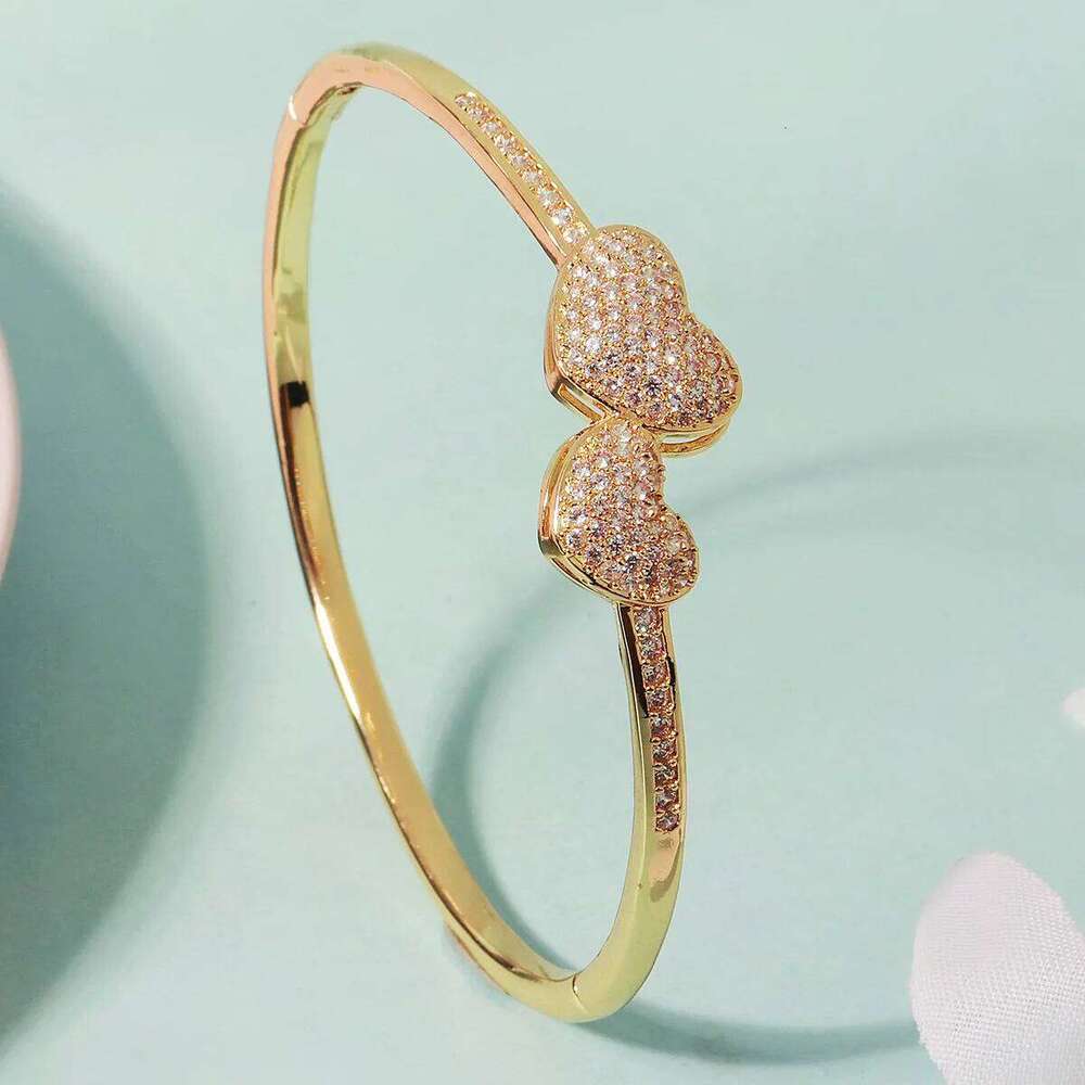 Classic Heart-Shaped Zircon Exquisitely Handmade Copper Female's Opening Bangles Trendy Jewelry Party Hand Bracelet