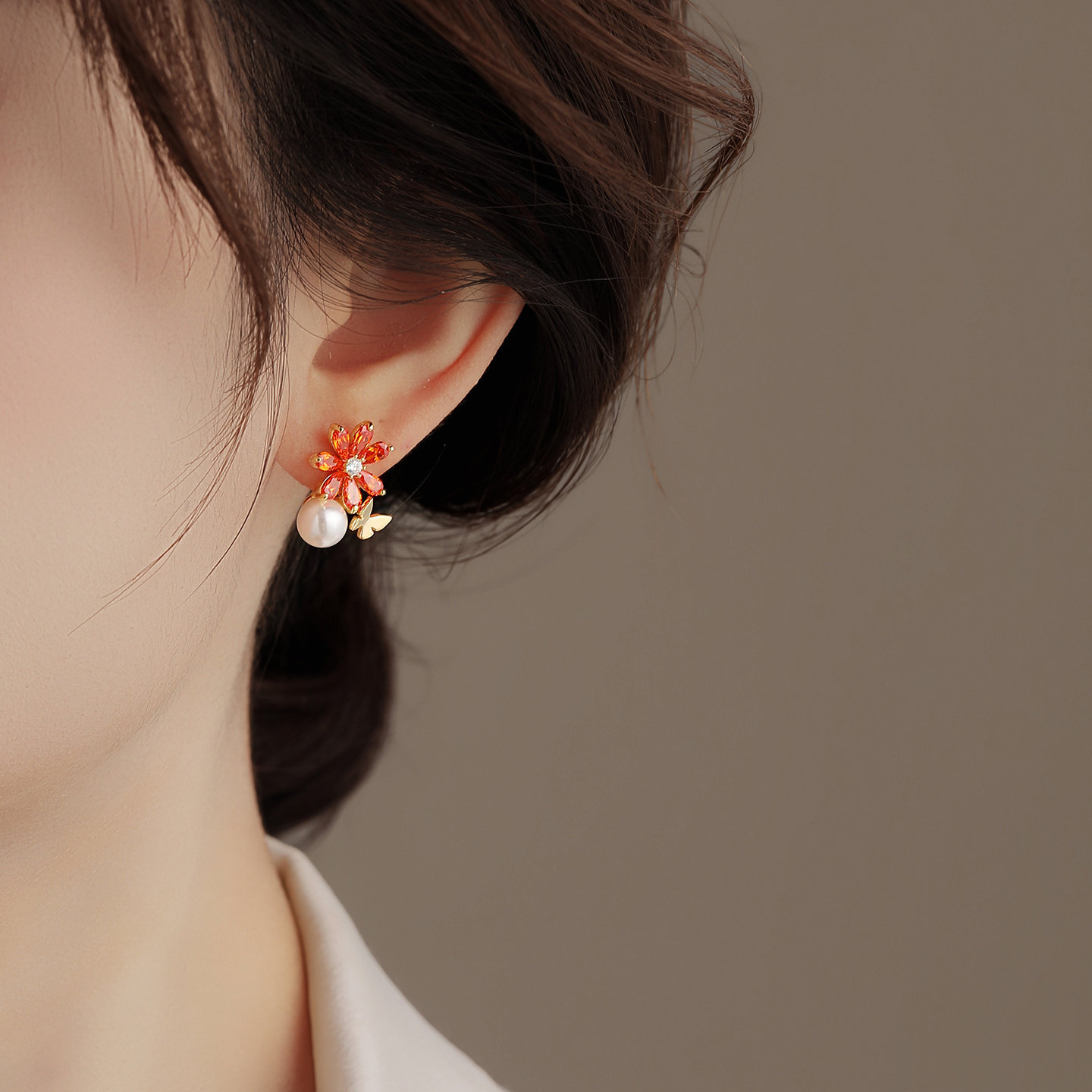 Silver Needle Inlaid Diamond Flower Pearl Niche High-end Elegant Exquisite Versatile Earrings Light Luxury Temperament Ear Jewelry for Women