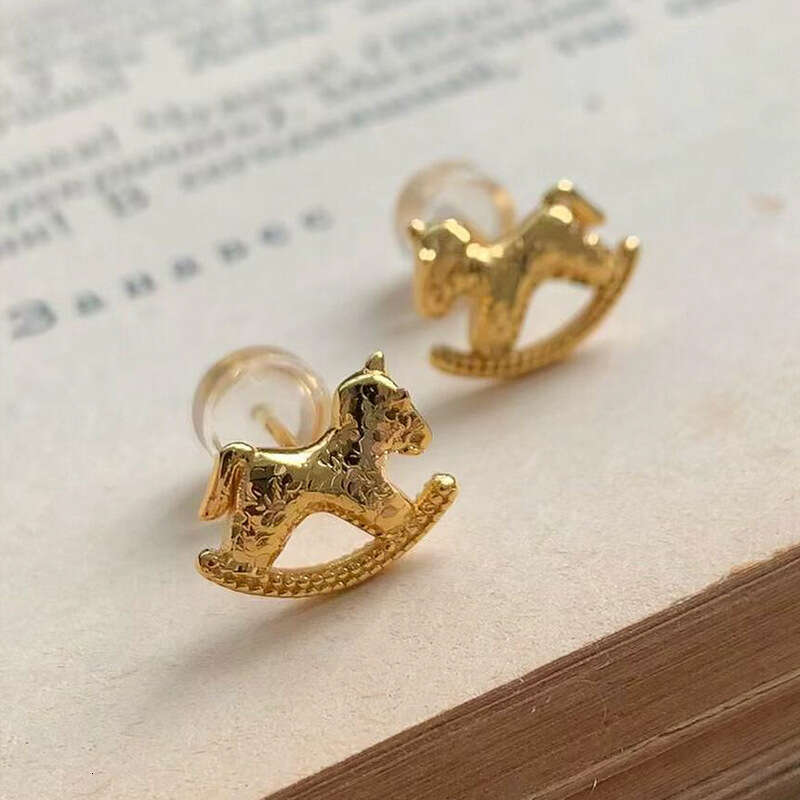 Fish Scale Crushed Ice Small Gold Women, Niche High-end S925 Silver Needle Earrings for Autumn, Winter, New Year, and Year of the Horse