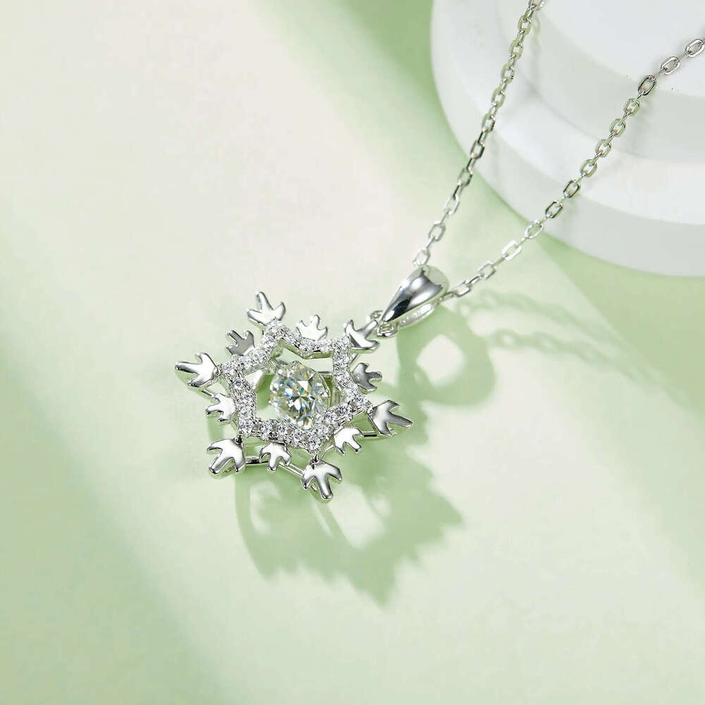 S925 Sterling Silver Snowflake Pendant Necklace for Women Korean Style Elegant Simple Collarbone Chain Christmas Gift Jewelry