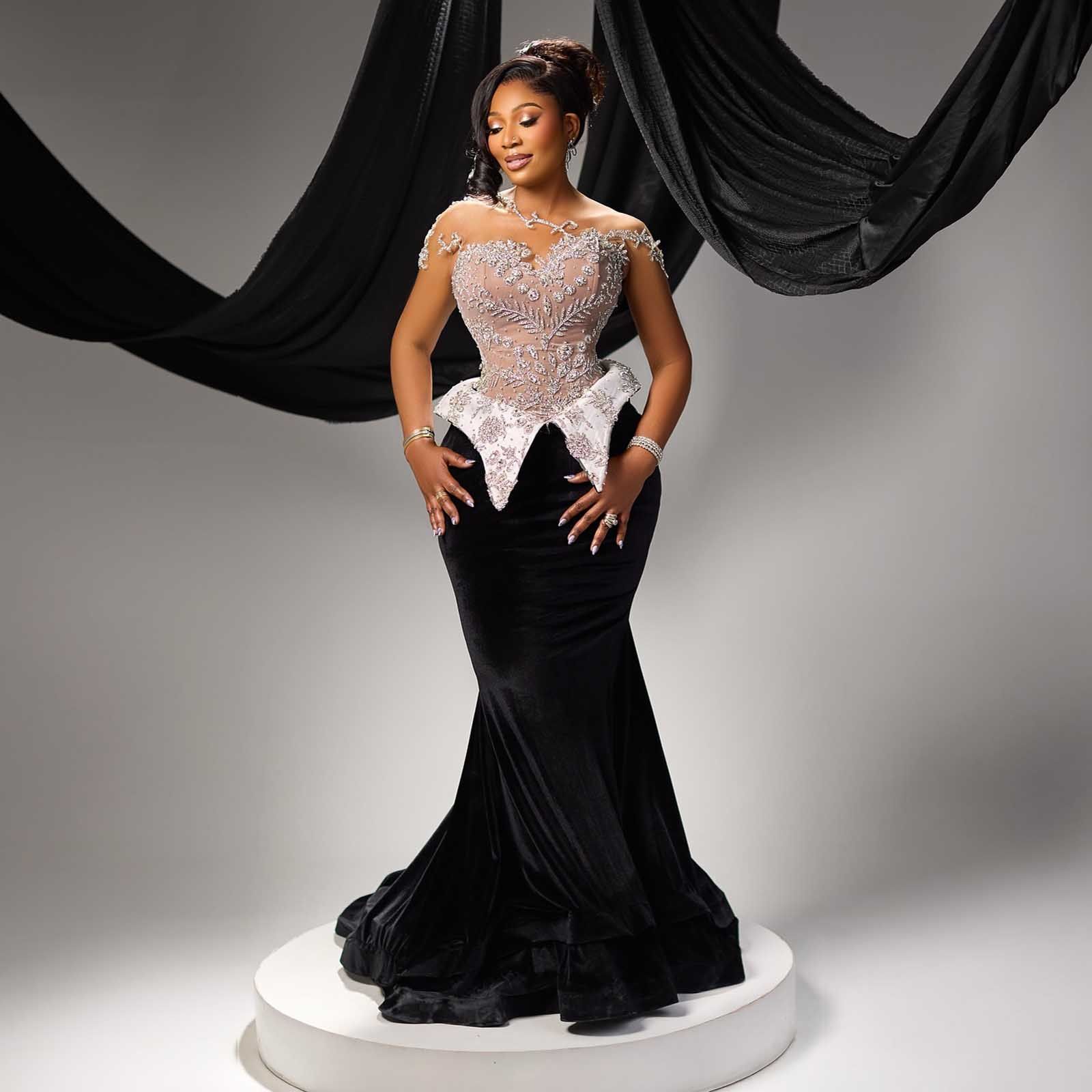 African Elegance Black Velvet Evening Dresses with Beading Sheer Neck Crystals Black Women Birthday Dress Aso Ebi Bride Dress DL0700