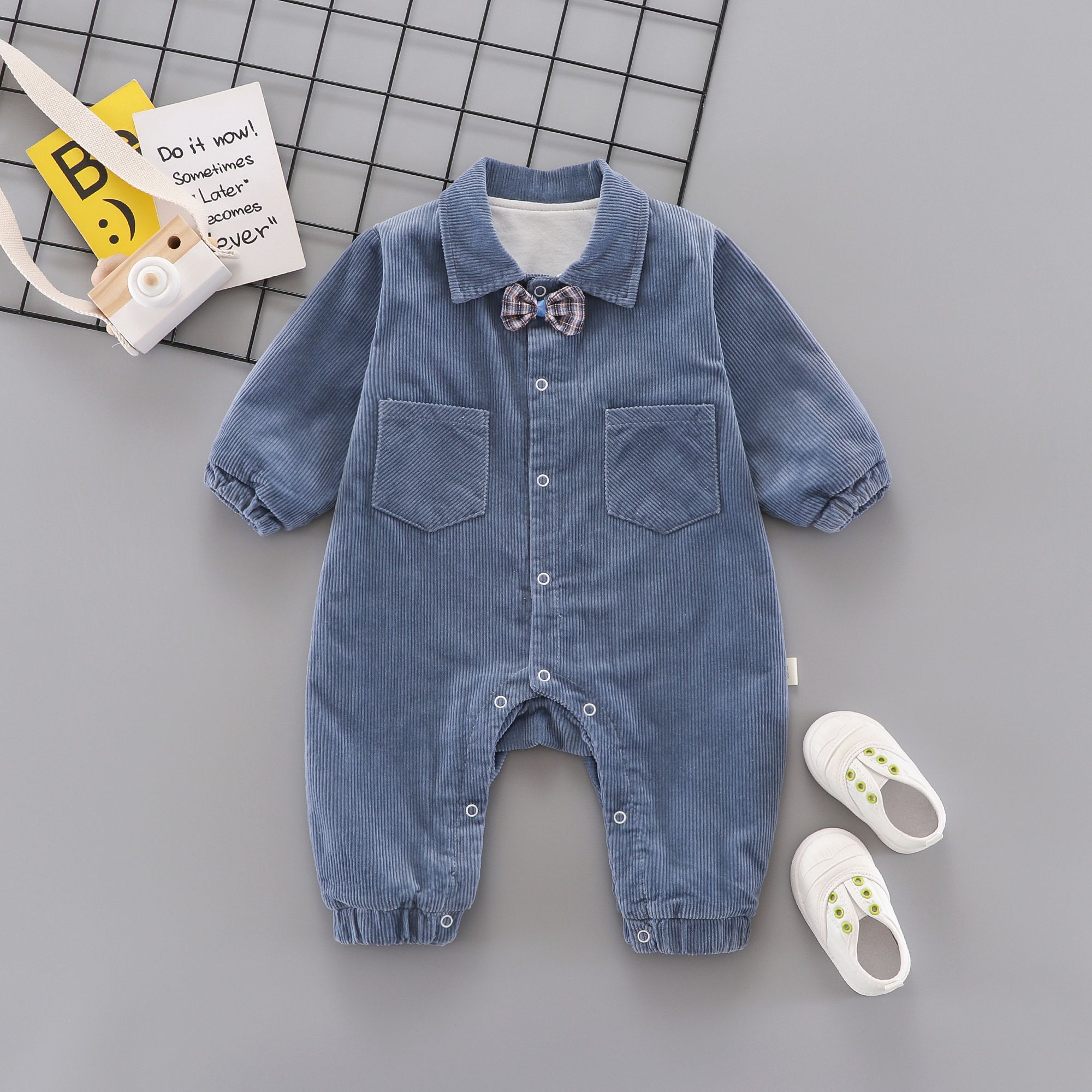 Wholesale of Spring and Autumn New Double layered jumpsuit for men and women, baby clothes, baby jackets, Ha Yi corduroy long sleeved crawling clothes