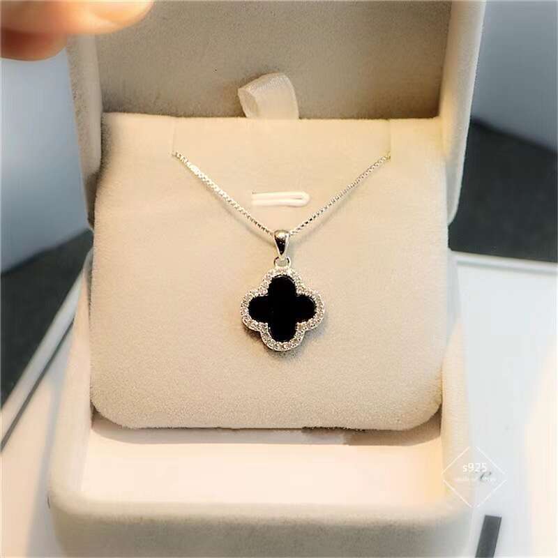 S925 Sterling Silver Agate Four-Leaf Clover Necklace for Women Korean Style Simple Elegant Collarbone Chain Versatile Women's Jewelry Wholesale