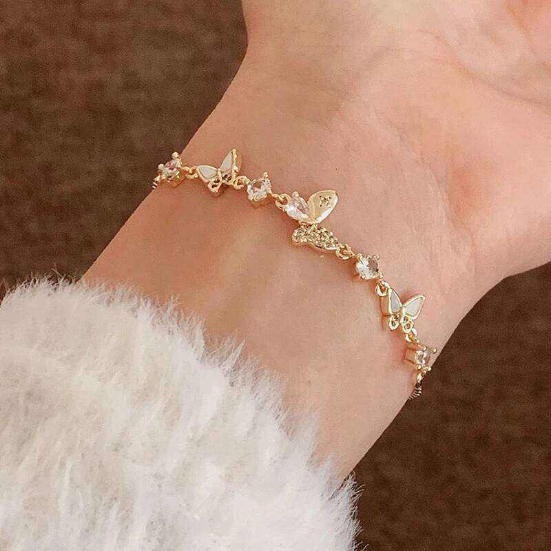 Tibetan Silver Zircon Shell Butterfly Charm Bracelets for Women Cute Insect Fashion Jewelry Light Luxury Accessories