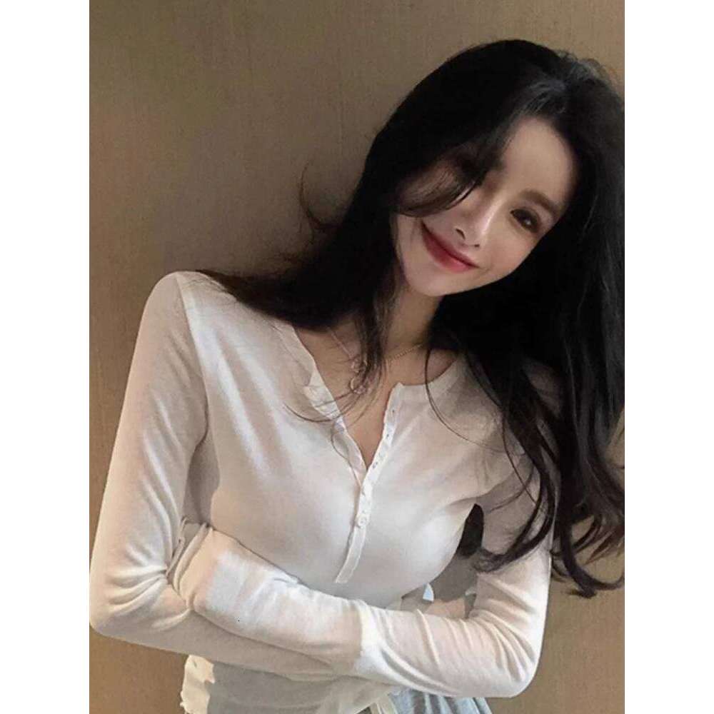 Autumn and winter retro gray tight elastic bottom shirt sexy slim fit long sleeved t-shirt women's spring new casual top