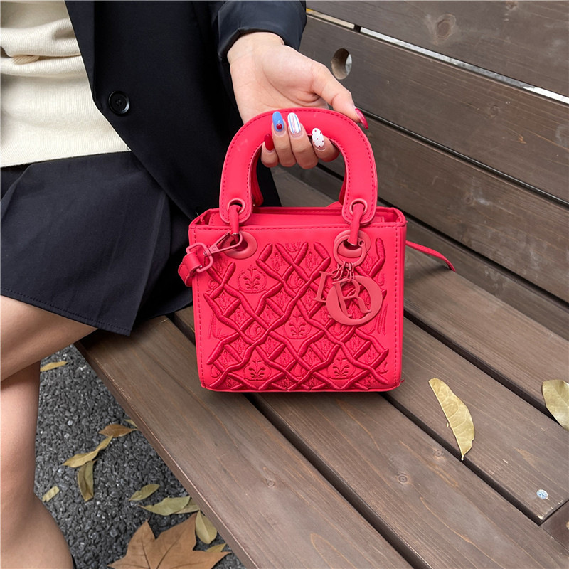 Quilted Princess Diana Bag High-End Crossbody Bag Versatile Fashion Scarf Single Shoulder Handbag Cross-Border Women's Bag