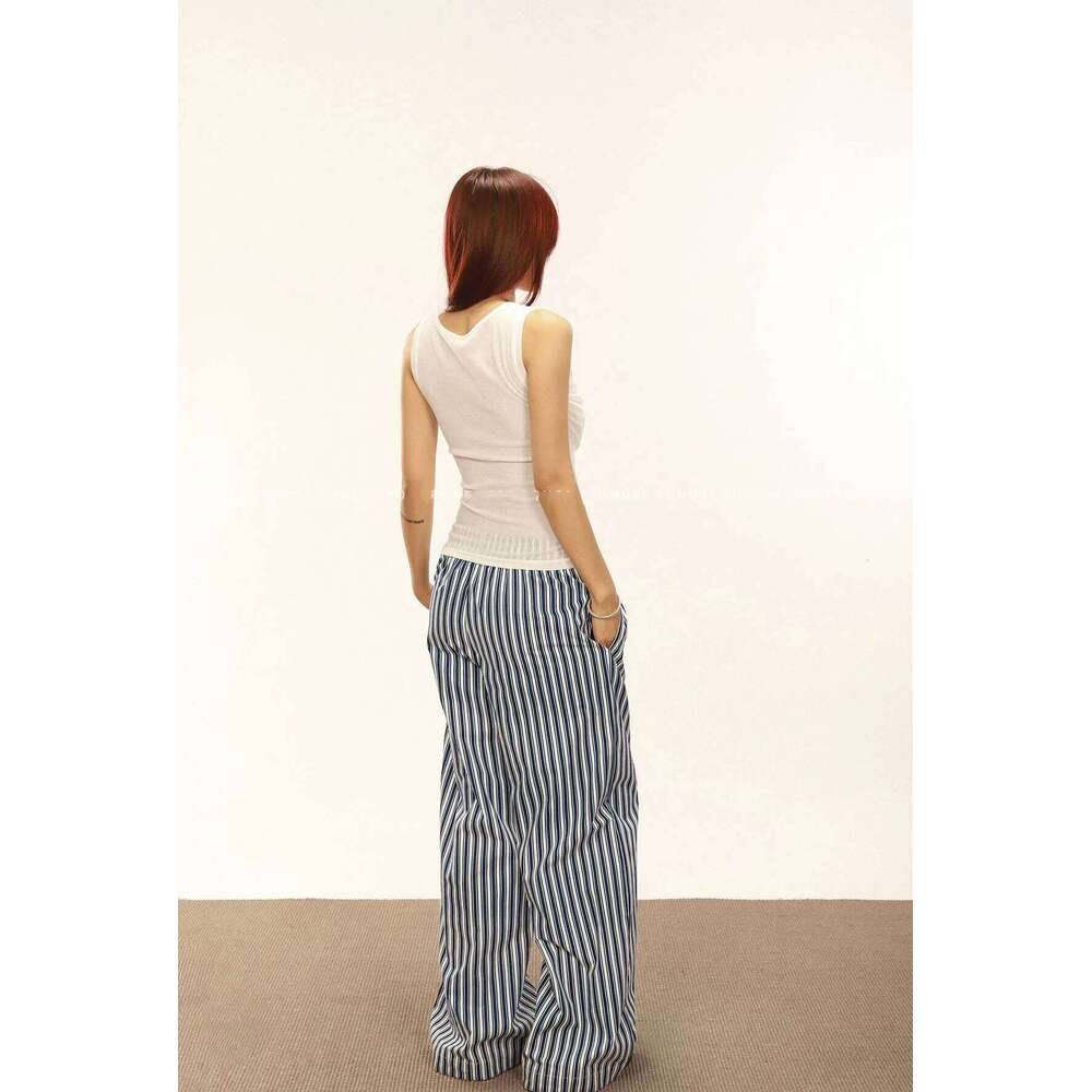 Swing collar fashionable vest summer vacation style, sleeveless pleated crop top for women