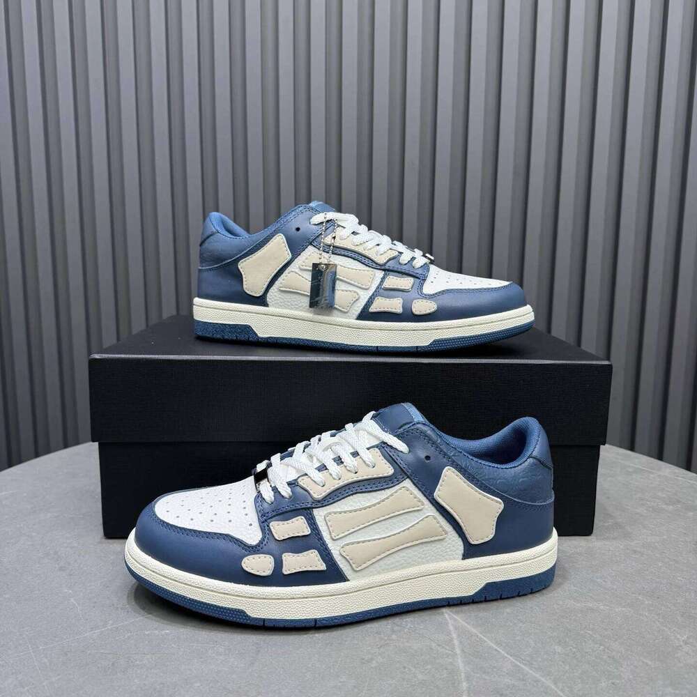 High quality luxury men's board spring and autumn, new leather low cut casual sports for men, flat bowling shoes 26M0104