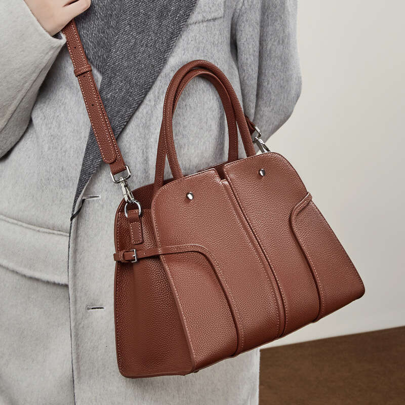 Luxury Shoulder Bags Totes Hobo Winter New Top Layer Cowhide Large Capacity Handbag Crossbody Cross Border Smiley Shell Genuine Leather Women S Bag SE