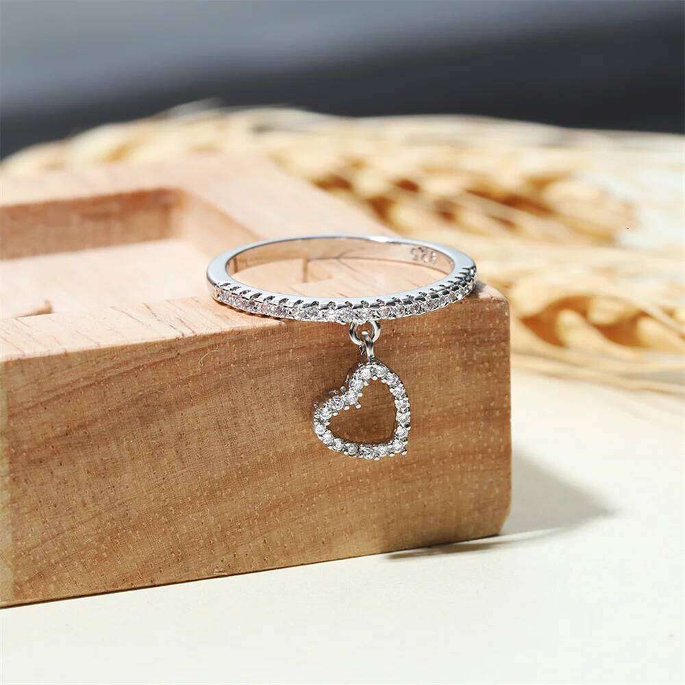 Romantic Love Heart Pendant Ring Luxury Crystal White Zircon Wedding Band Engagement Jewelry For Women Fashion Mother's Day Gift
