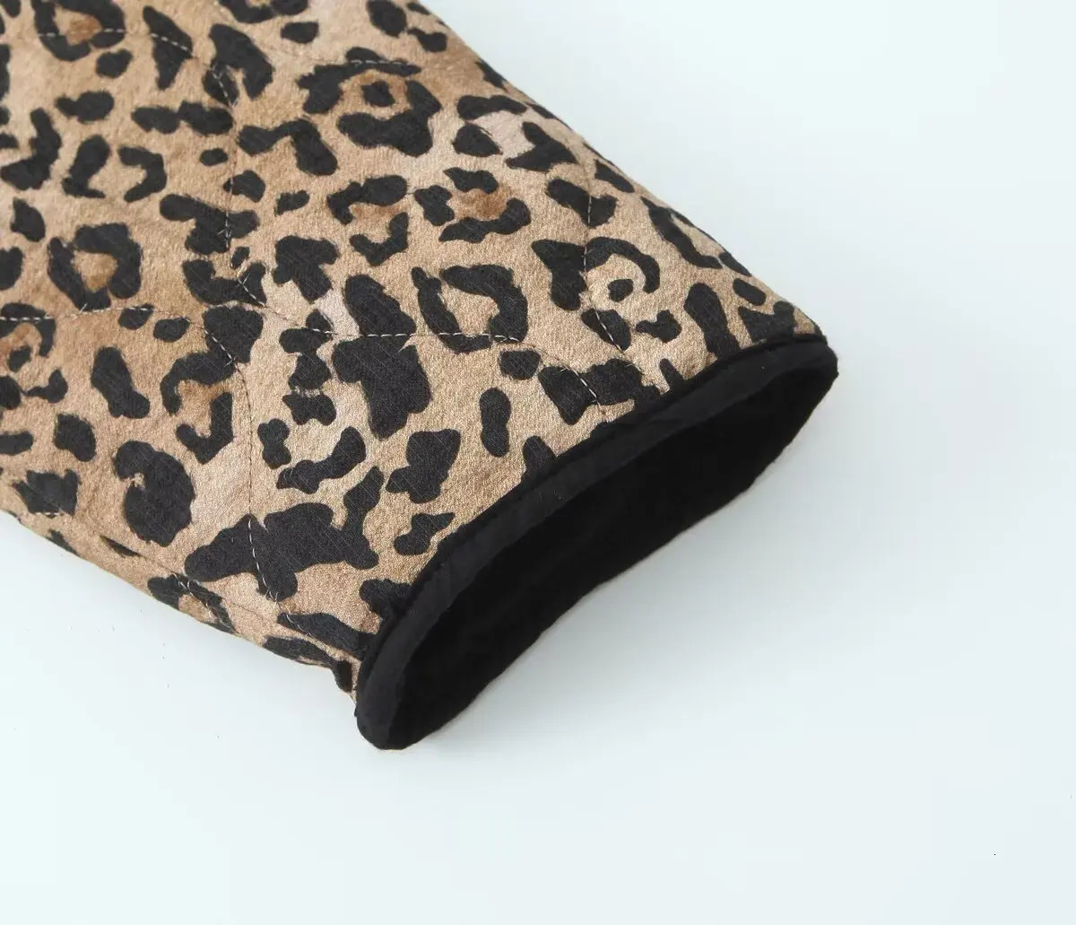 Autumn and Winter Womens Round Neck Long Sleeve Animal Printed Cotton Jacket Outerwear 251225