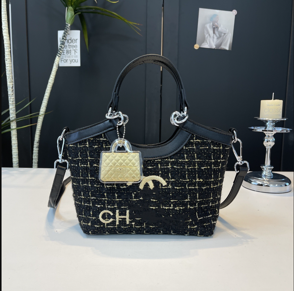 hot sell Designer Bag Luxury Bag Tote Bag Women Classic Old Flower Shoulder Bag Crossbody Bag Casual Handheld Chain Bag Half Moon Bag Smooth Leather Shoulder Bag