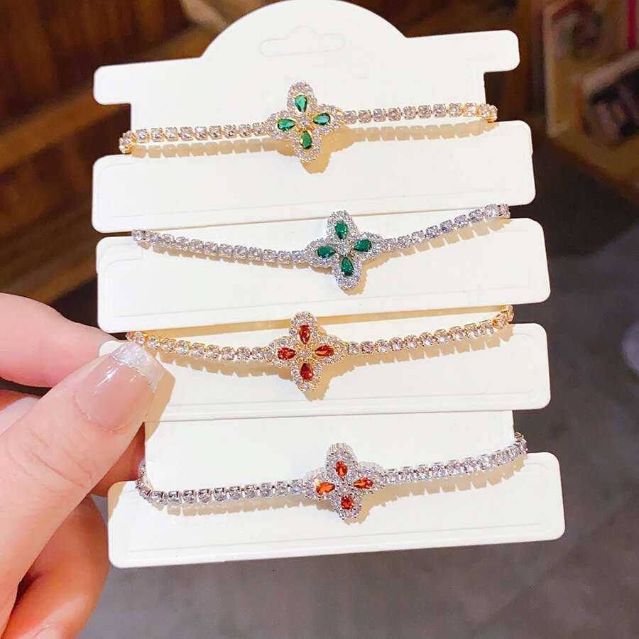 Floral Pattern Bracelet Bracelet Designer Diamond Shaped White Stone Bracelet Shimmering Luxury Women's Bracelet