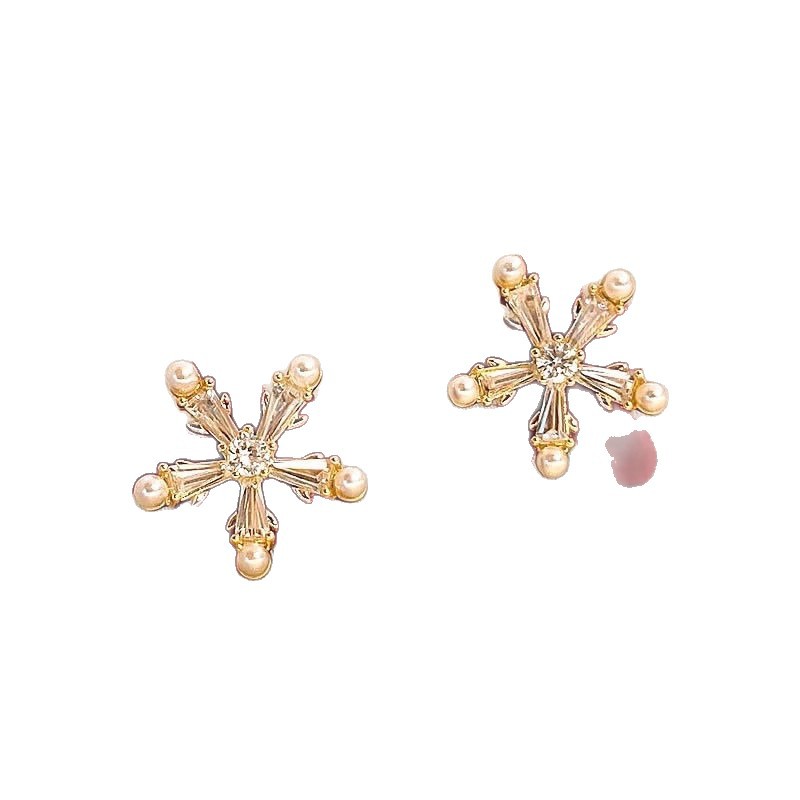 Silver needle red flocked zircon flower pearl earrings, autumn and winter vintage earrings, light luxury high-end niche earrings for women