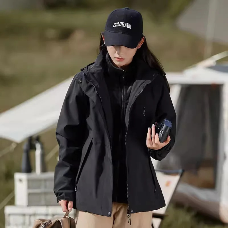 Womens TwoPiece ThreeinOne Waterproof Windproof and StainResistant AutumnWinter Warm Jacket Comfortable Versatile 251231