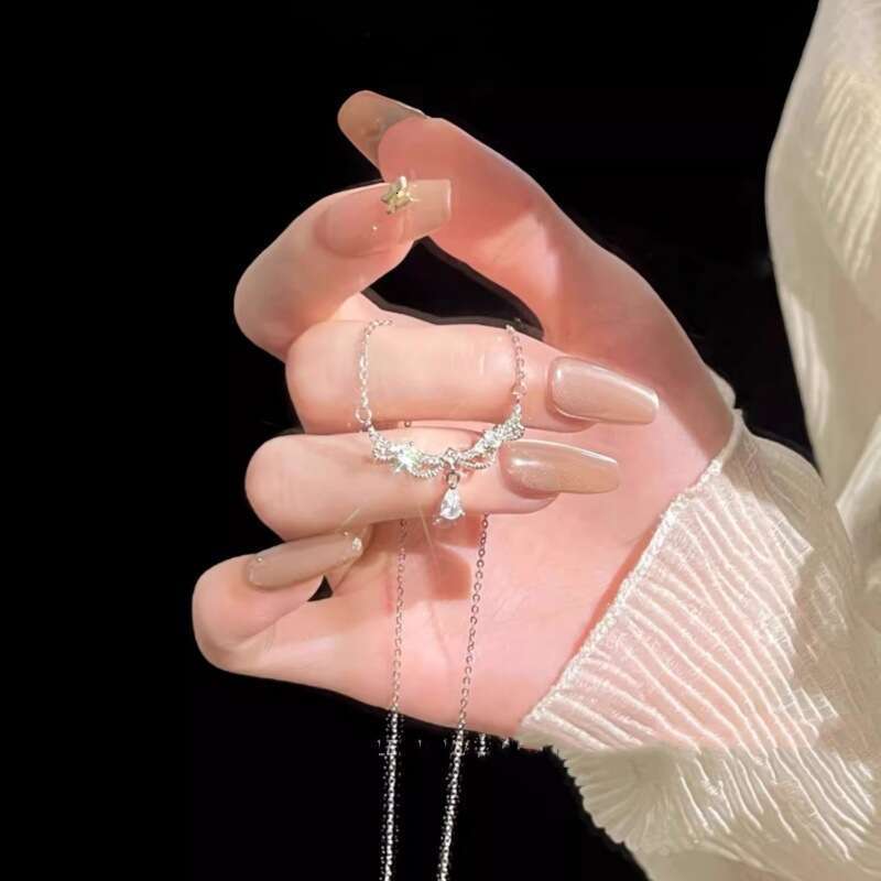 Princess Necklace for Women, Exquisite Light Luxury, Niche High-End Feel, Lace Edge, Super Sparkling Zircon Pendant, Elegant Collarbone Chain