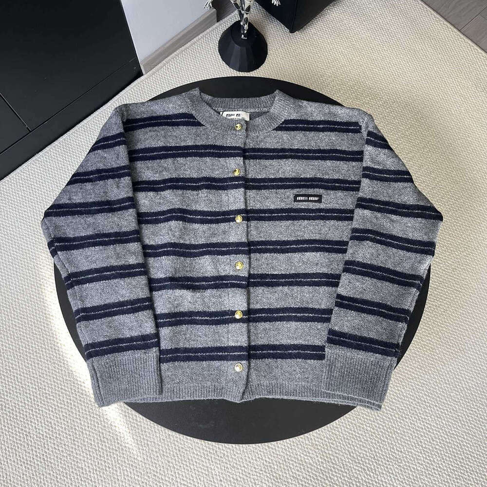 Designer Correct Version Original Label MIU Miaojia 25Fw Retro Striped Knit Round Neck Cardigan Sweater Jacket For Men And Women 8df0