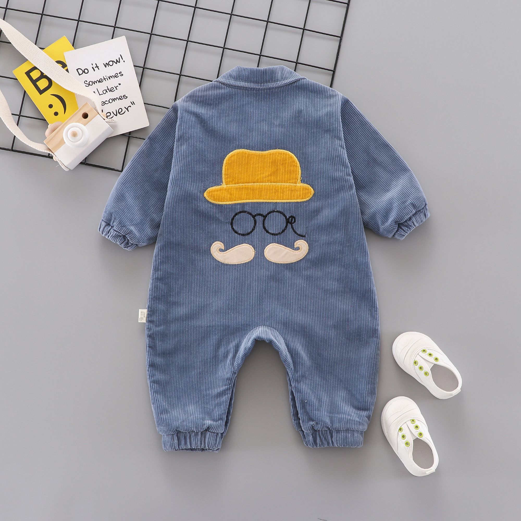 Wholesale of Spring and Autumn New Double layered jumpsuit for men and women, baby clothes, baby jackets, Ha Yi corduroy long sleeved crawling clothes