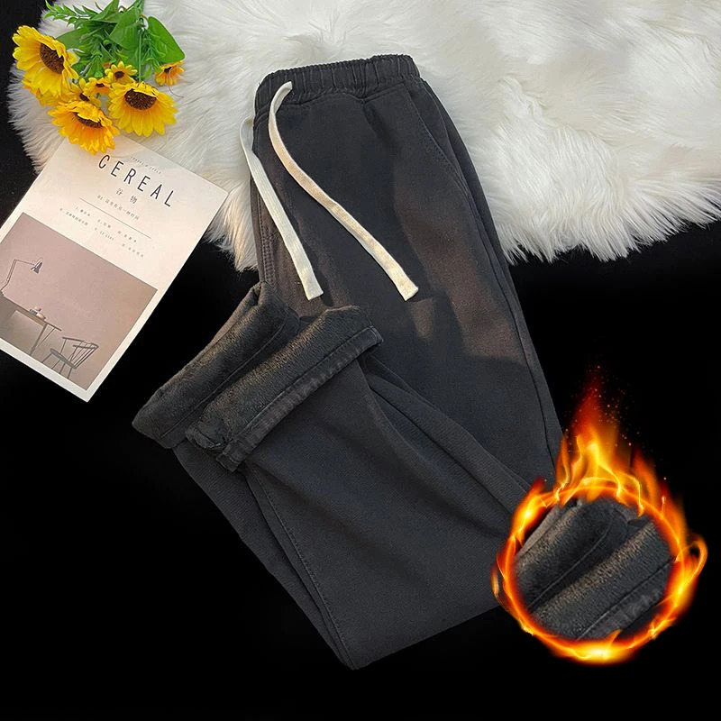 Winter Fleece Men Straight Jeans Thick Velvet Fashion Loose Casual Wideleg Trousers Plush Vintage Solid Color Denim Pants 251226
