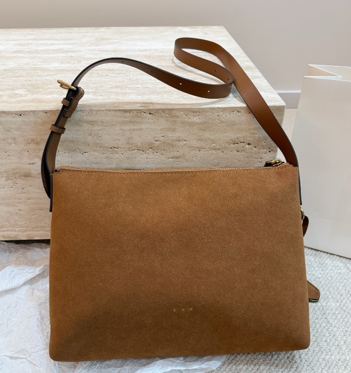 New Mott Messenger Bag 33 Luxury Designer Suede Genuine Leather Shoulder Bag Golden Hardware Crossbody Bag Zipper Closure Handbag Adjustable Strap Clutch Bag Purse