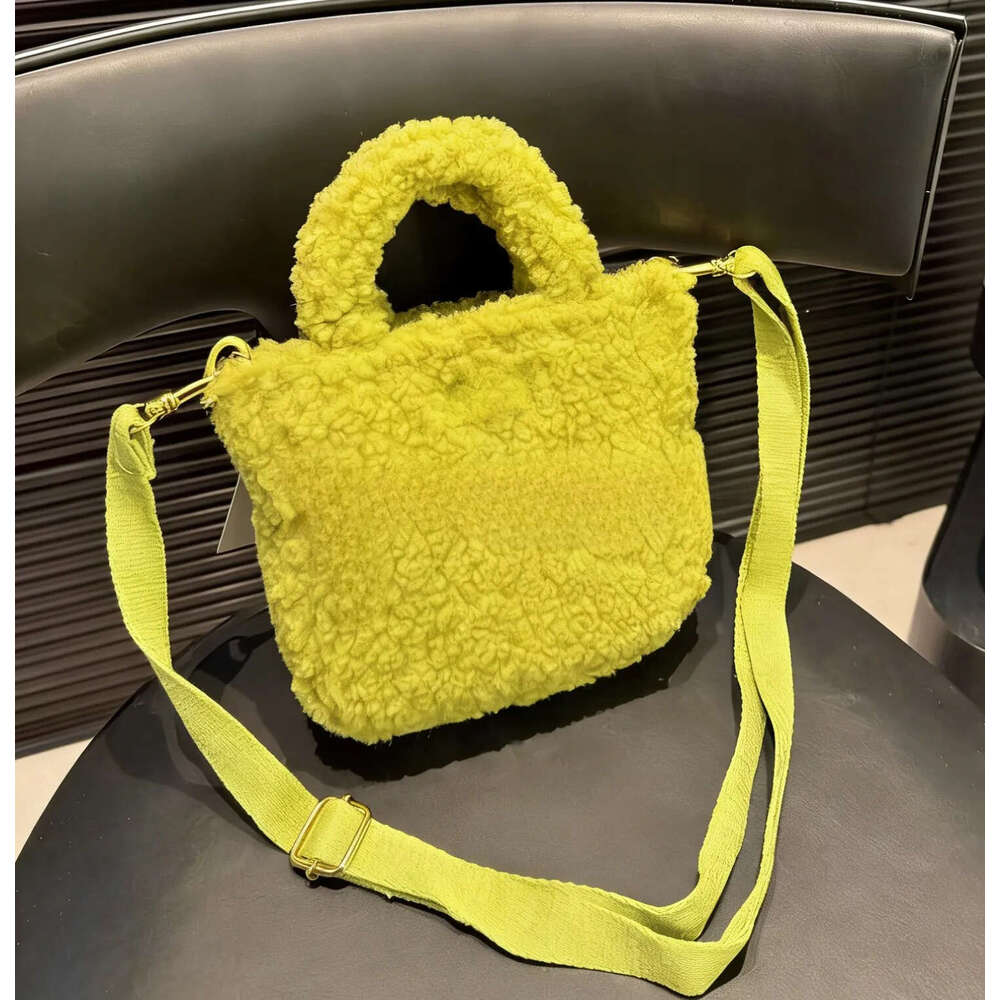 2026 New Lamb Fleece Bag Top Luxury High Quality Leather Shoulder Bag Fashion Retro Multi functional Lightweight Women's Bag Designer Handbag 23CM16CM