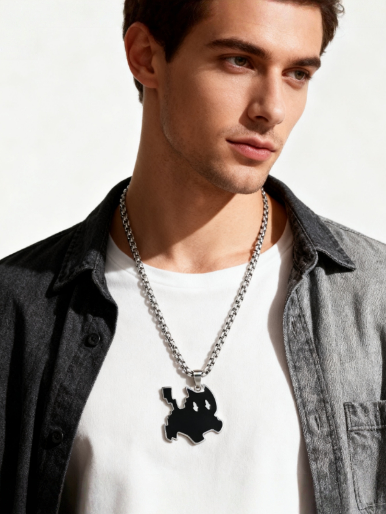 Elegant Edgy Design: Unisex Lightening Cat Emblem Neckpiece with a Sleek Aesthetic Appeal