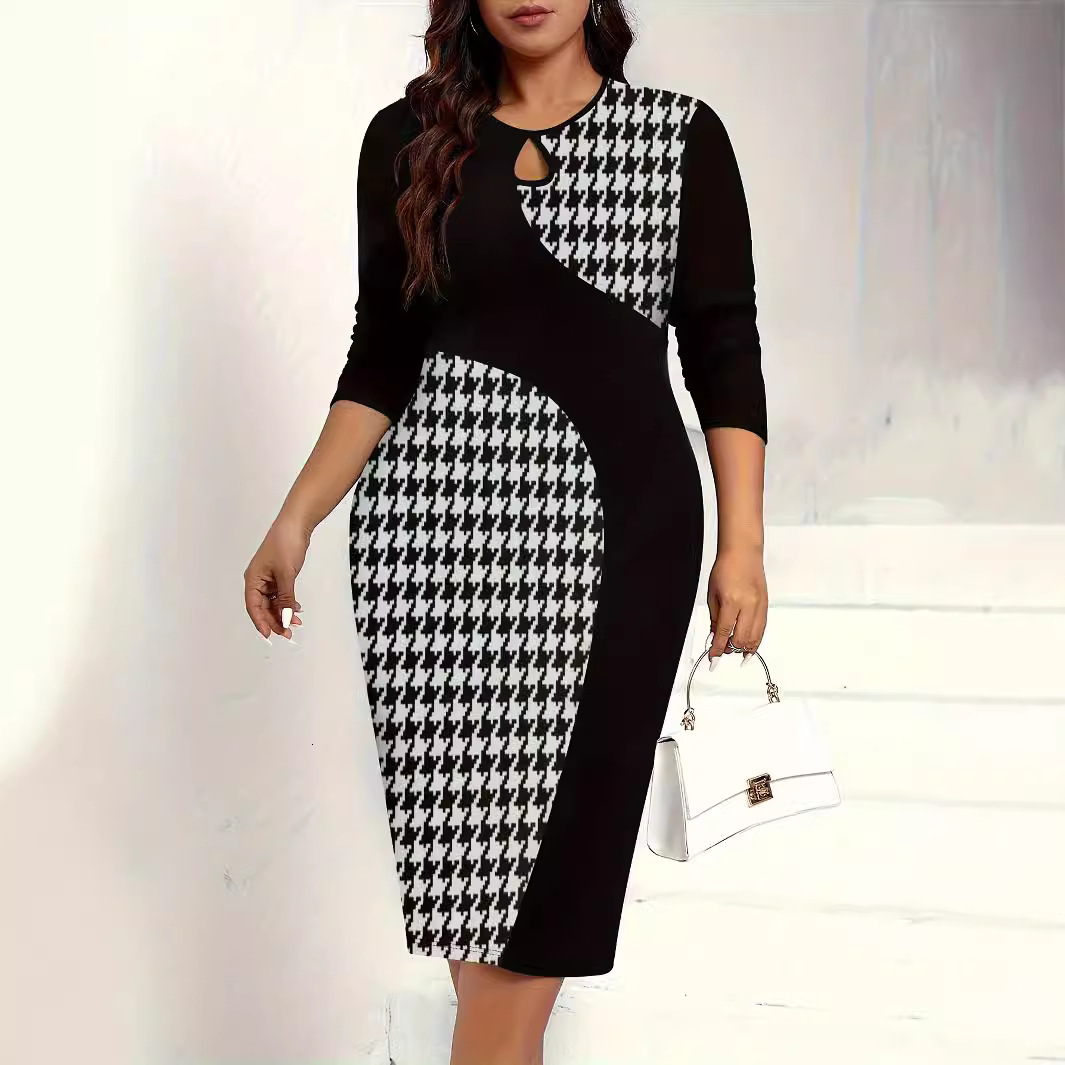 A Fashionable High-end, Urban Sexy Printed Dress With An Elegant And Form-fitting Waist Design Creating A Mid-length Dress That Effectively Shapes A S