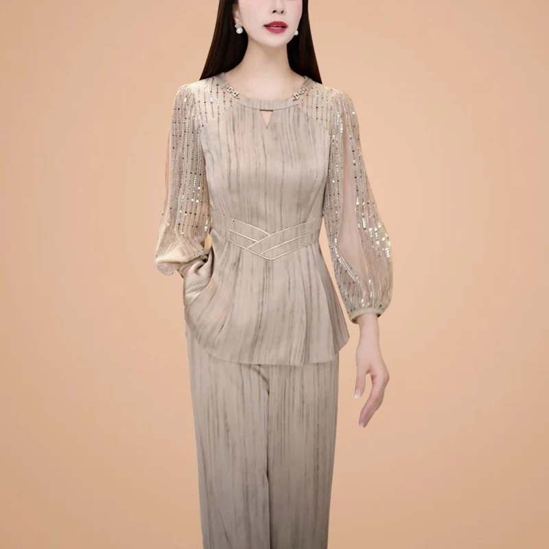 Women in spring 2025 High end temperament elegant topCasual wide leg pants fashion trends twopiece set 251225