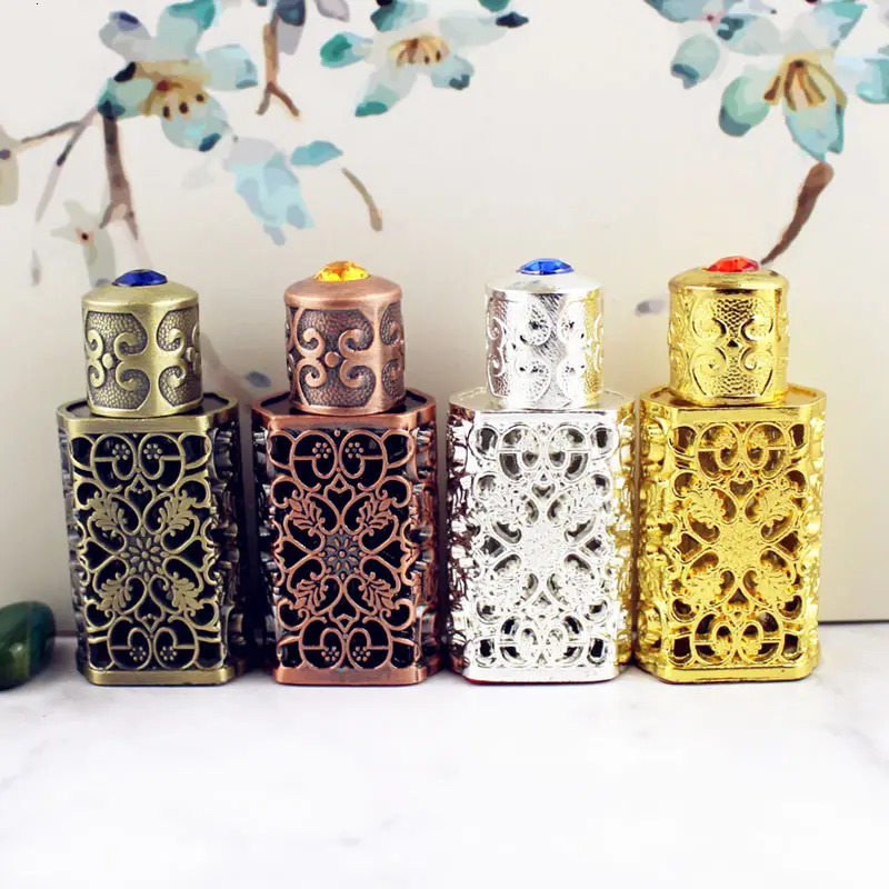 4pcs/lot 3ml qued Metal Perfume Bottle Arab Style Essential Oils Bottle Alloy Royal Glass Bottle Wedding Decoration Gift 251230