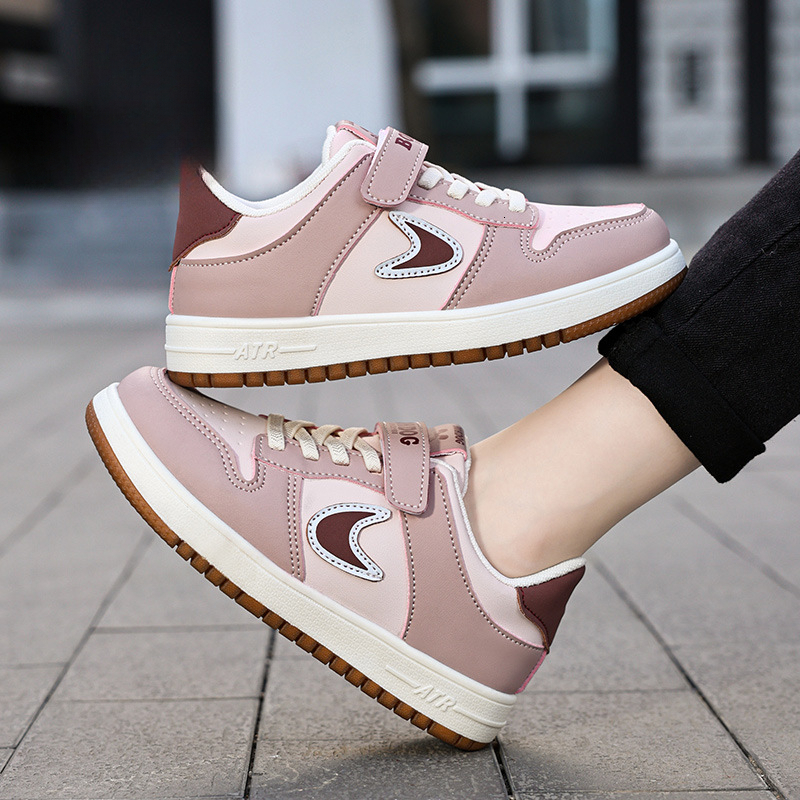 New children's board shoes, girls' shoes, boys' leather shoes, autumn and winter sports shoes, new styles for middle and high school students, casual children