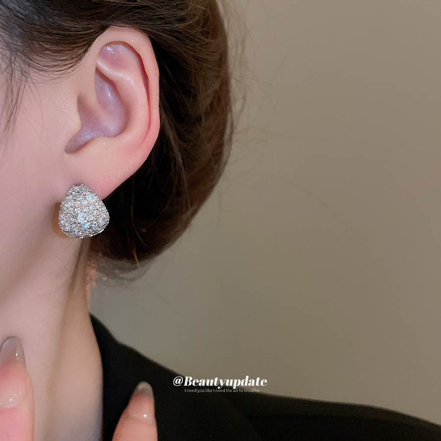 Silver needle zircon water drop bead earrings for women, niche, exquisite, fashionable design, light luxury, high-end feel, earrings