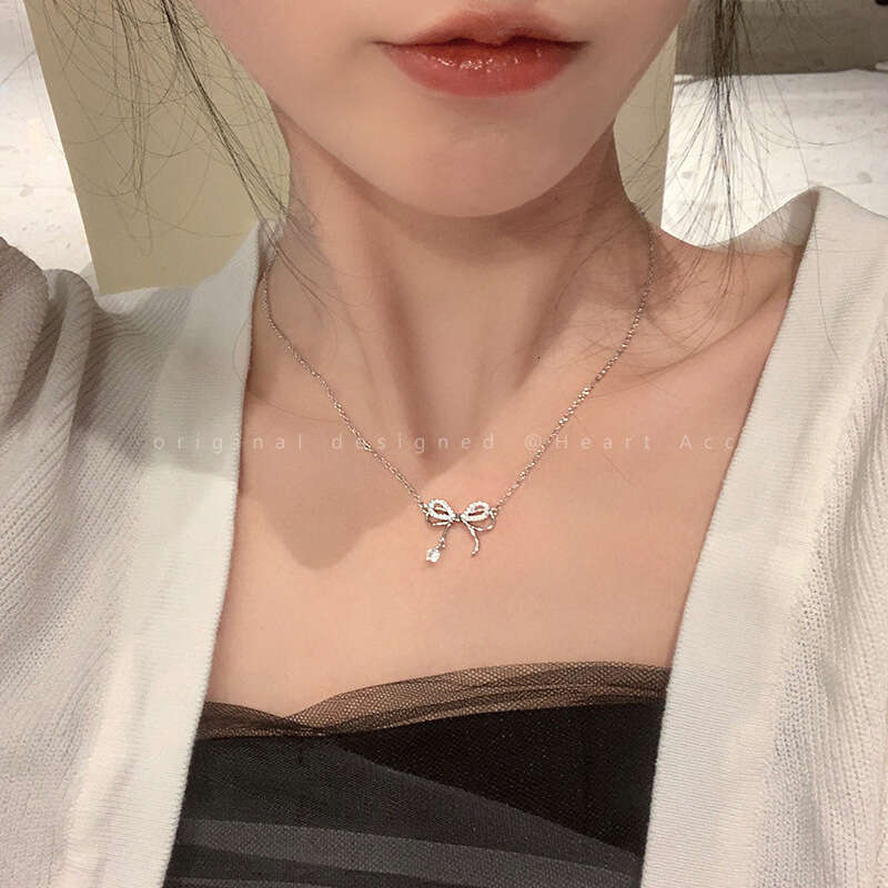 for Women Ins Collarbone Chain Choker Butterfly Necklace Light Luxury Niche High-end Design Student Best Friend Versatile