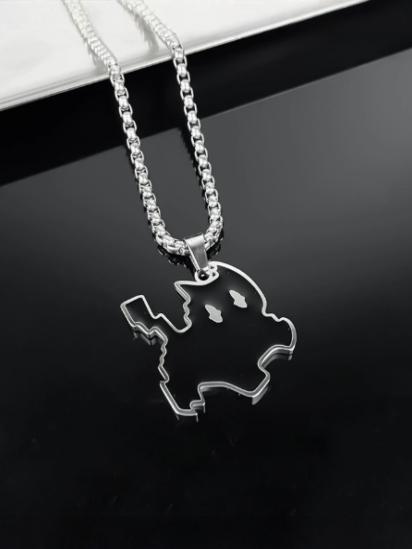 Elegant Edgy Design: Unisex Lightening Cat Emblem Neckpiece with a Sleek Aesthetic Appeal