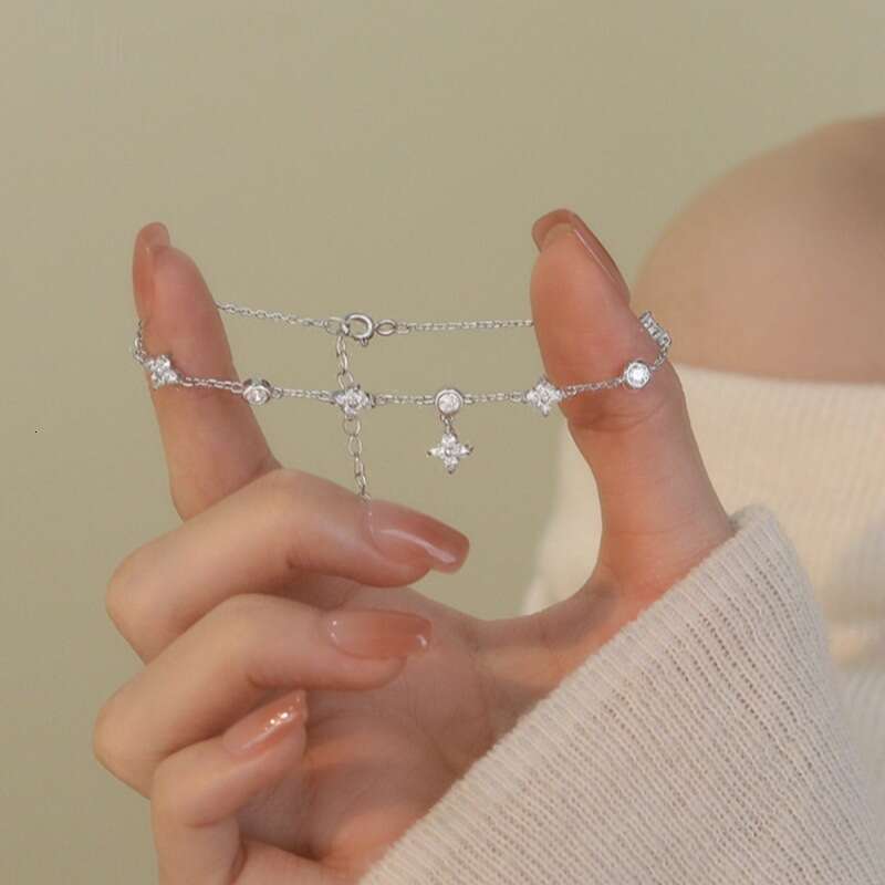 Wholesale S925 Silver Four-Leaf Clover Bracelet with Zircon Exquisite Sweet Luxury Jewelry for Gift Daily Wear