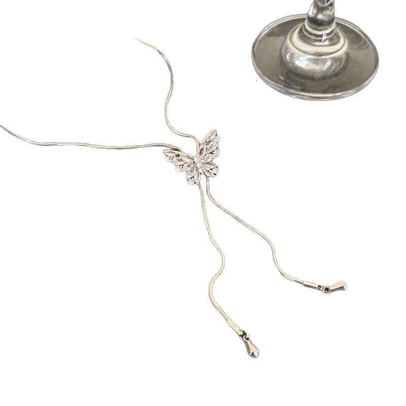 Silver Sparkling Zircon Butterfly Long Tassel Necklace for Women, Unique Design, Pullable Clavicle Chain, Light Luxury Neck Chain Accessory