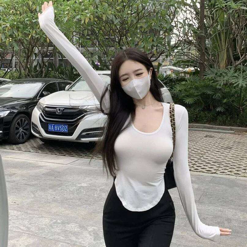 Women's autumn and winter casual long sleeved round neck T-shirt, slim fit versatile daily solid color top 2025